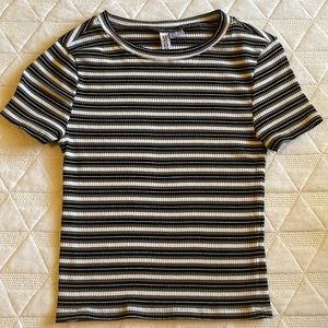 💚 Short Sleeve Striped T-shirt 💚